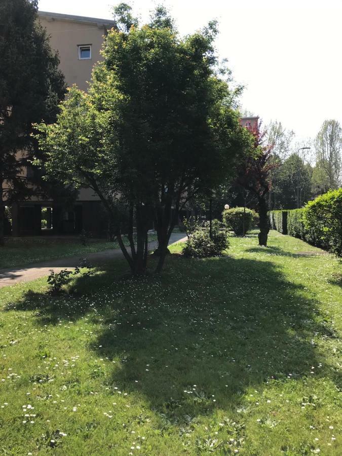 밀라노 Bright Flat With Shared Garden 아파트 외부 사진